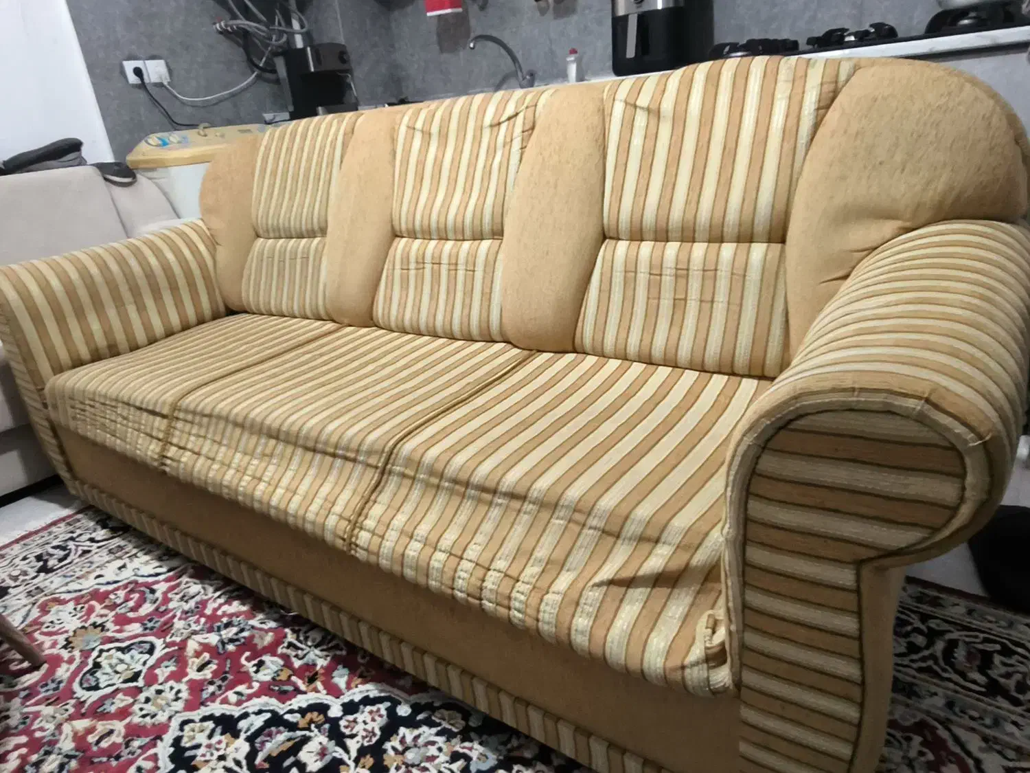 مبل ۳ نفره|مبلمان خانگی و میز عسلی|رشت, سلیمانداراب|دیوار