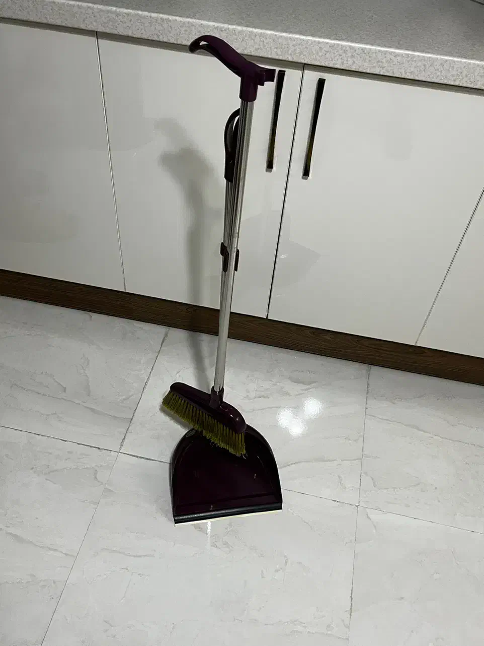 سطل زباله پدالی/جارو دسته بلند/جای سیب زمینی لیمون|لوازم نظافت|قزوین, |دیوار