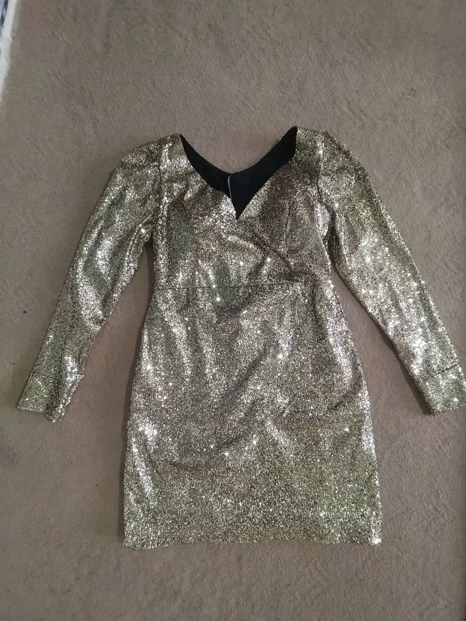 لباس زنانه|لباس|شاهین دژ, |دیوار