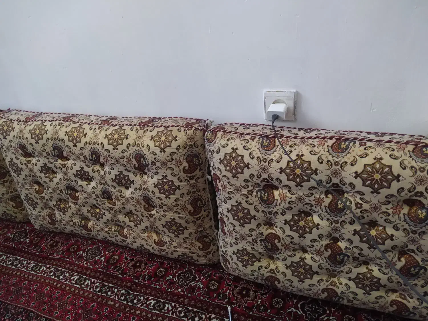 پشتی|پشتی|مریوان, |دیوار