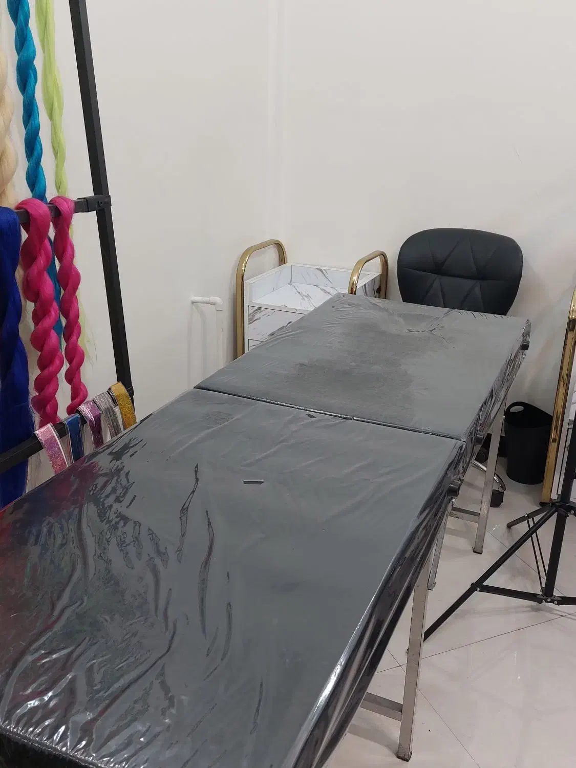 اجاره میز ناخن،تخت مژه،جذب دستیار رنگ (آموزشی)|استخدام درمانی، زیبایی، بهداشتی|تهران, افسریه شمالی|دیوار