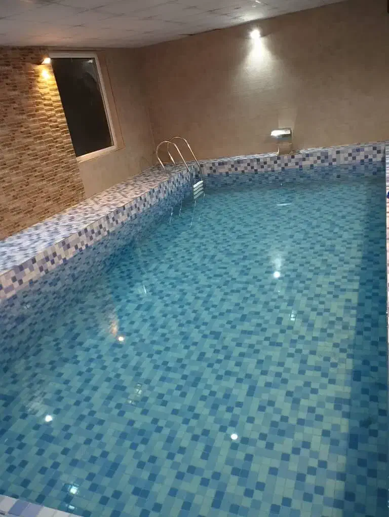 اجاره باغ ویلا استخر ابگرم لوکس|اجارهٔ کوتاهمدت ویلا و باغ|شیراز, شهرک گلستان|دیوار