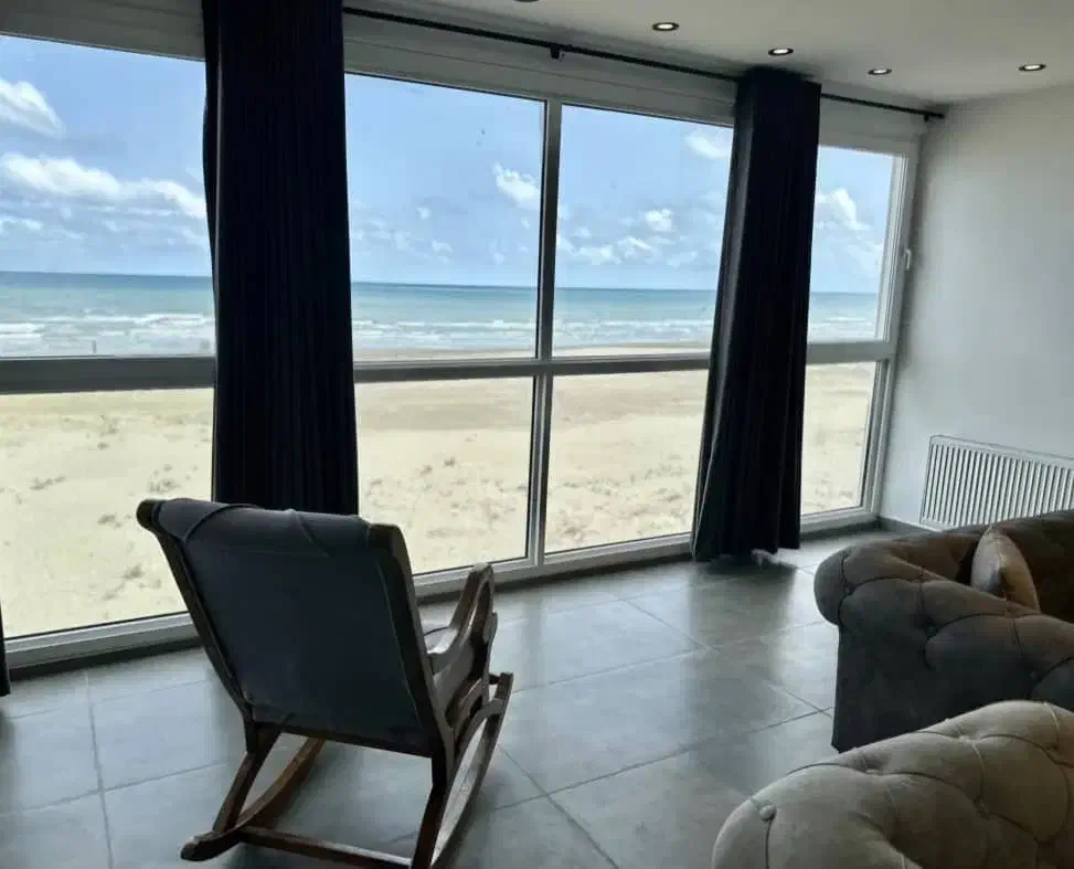 اجاره ویلا استخردار ساحلی پلاک اول دریا لب اب|اجارهٔ کوتاه‌مدت ویلا و باغ|آمل, |دیوار