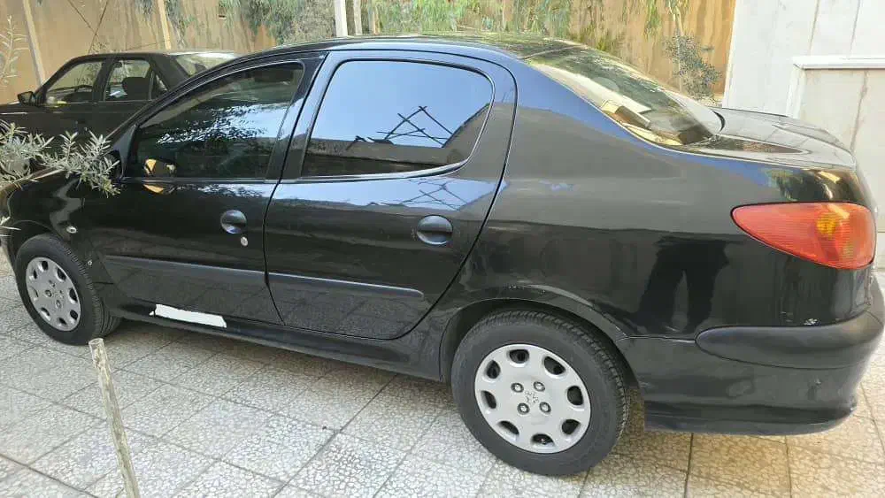 پژو ۲۰۶ صندوقدار مشکی مدل ۹۳|خودرو سواری و وانت|قم, سالاریه|دیوار