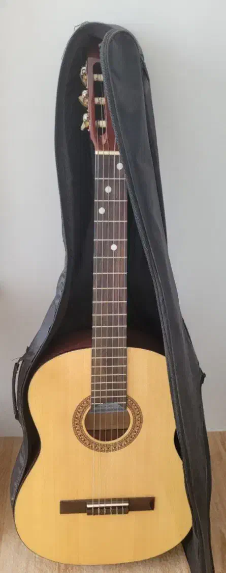 فروش گیتار یاماها|گیتار، بیس، امپلیفایر|نهاوند, |دیوار