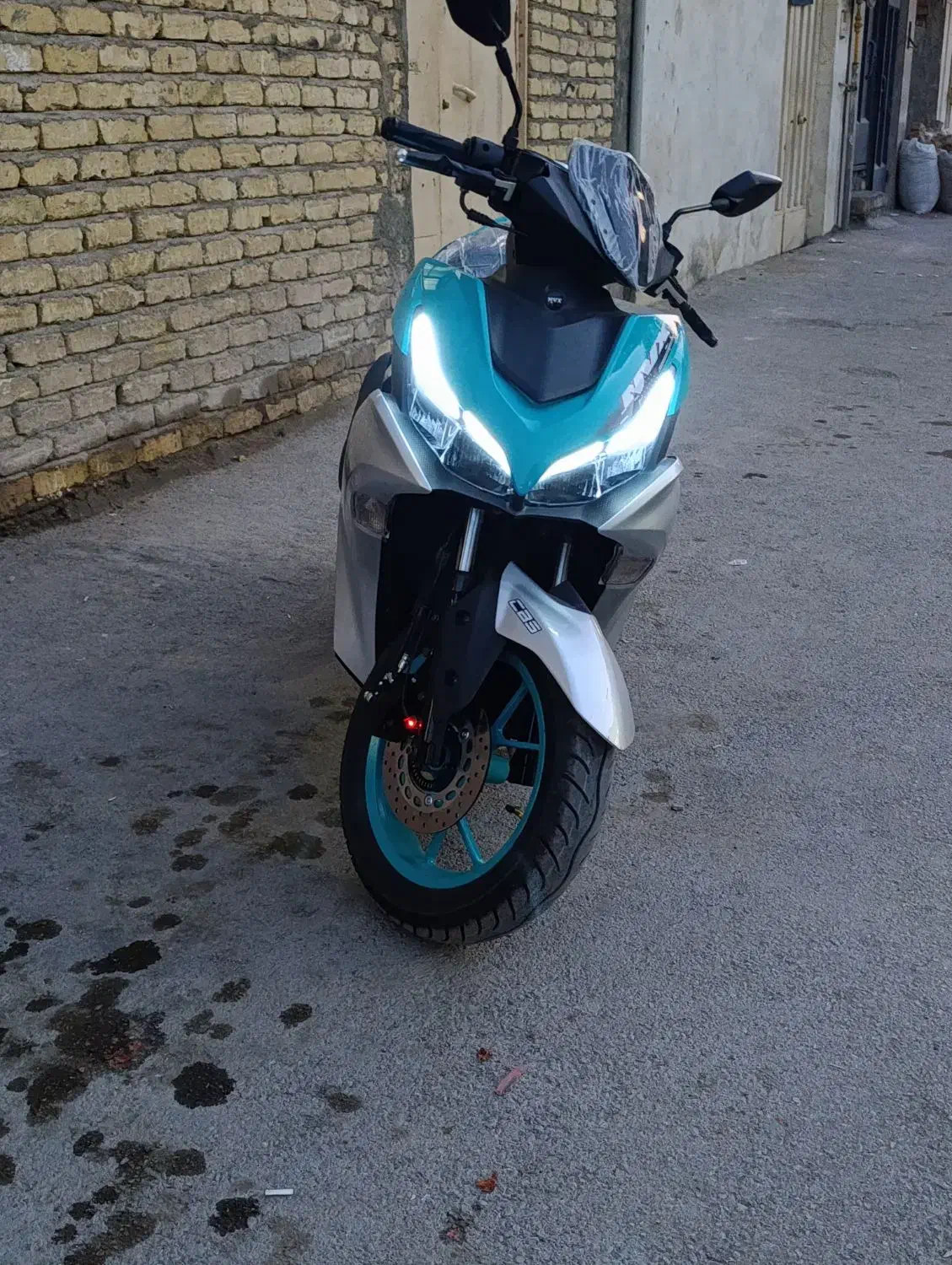 nvx170|موتورسیکلت|اصفهان, دارک|دیوار