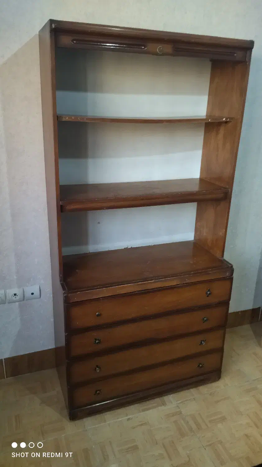 کتابخانه سه طبقه چوبی با چهار کشوی سالم ،|کتابخانه، شلف، قفسههای دیواری|گنبد کاووس, |دیوار