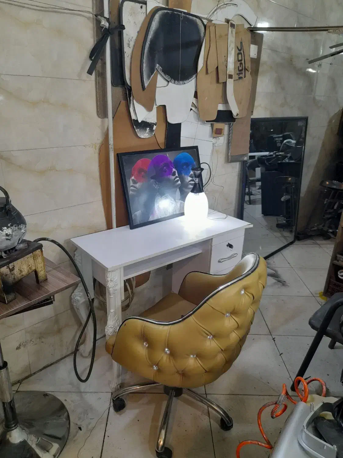 صندلی ترولی اینه صندلی انتظار میز ناخن کوپ کراتین|آرایشگاه و سالن‌های زیبایی|اطاقور, |دیوار