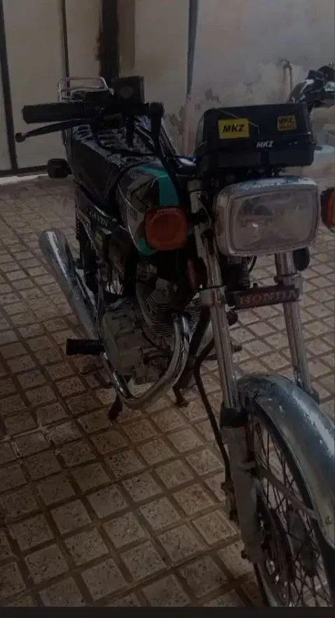 موتور ساوین رنگ مشکی|موتورسیکلت|بندرعباس, |دیوار