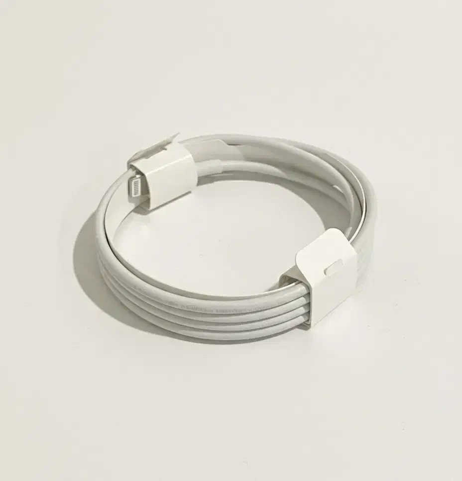 کابل USB-C به لایتنینگ اورجینال اپل یک متری|لوازم جانبی موبایل و تبلت|ارومیه, |دیوار