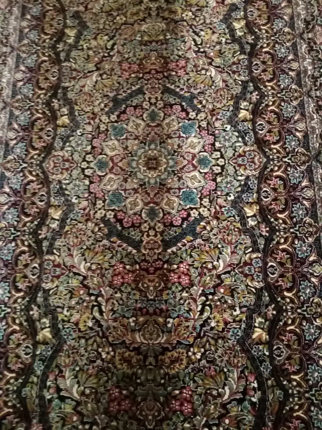 یک عدد فرش به متراژ 1 *4 تمیز|فرش|قزوین, |دیوار