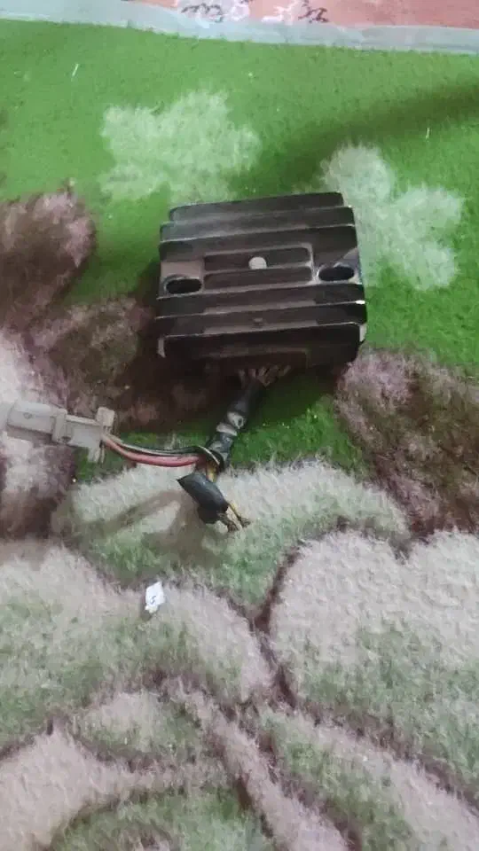 تعدادی لوازم برقی موتور سیکلت|قطعات یدکی و لوازم جانبی|زاهدان, |دیوار