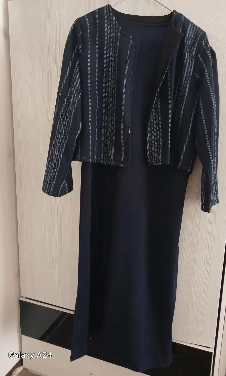 کت وسارافن ضخیم|لباس|اسفراین, |دیوار