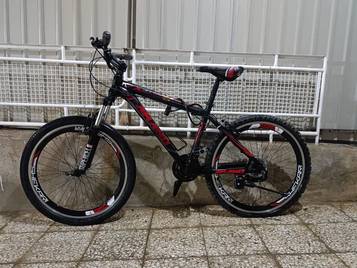 دوچرخه|دوچرخه، اسکیت، اسکوتر|لاران, |دیوار