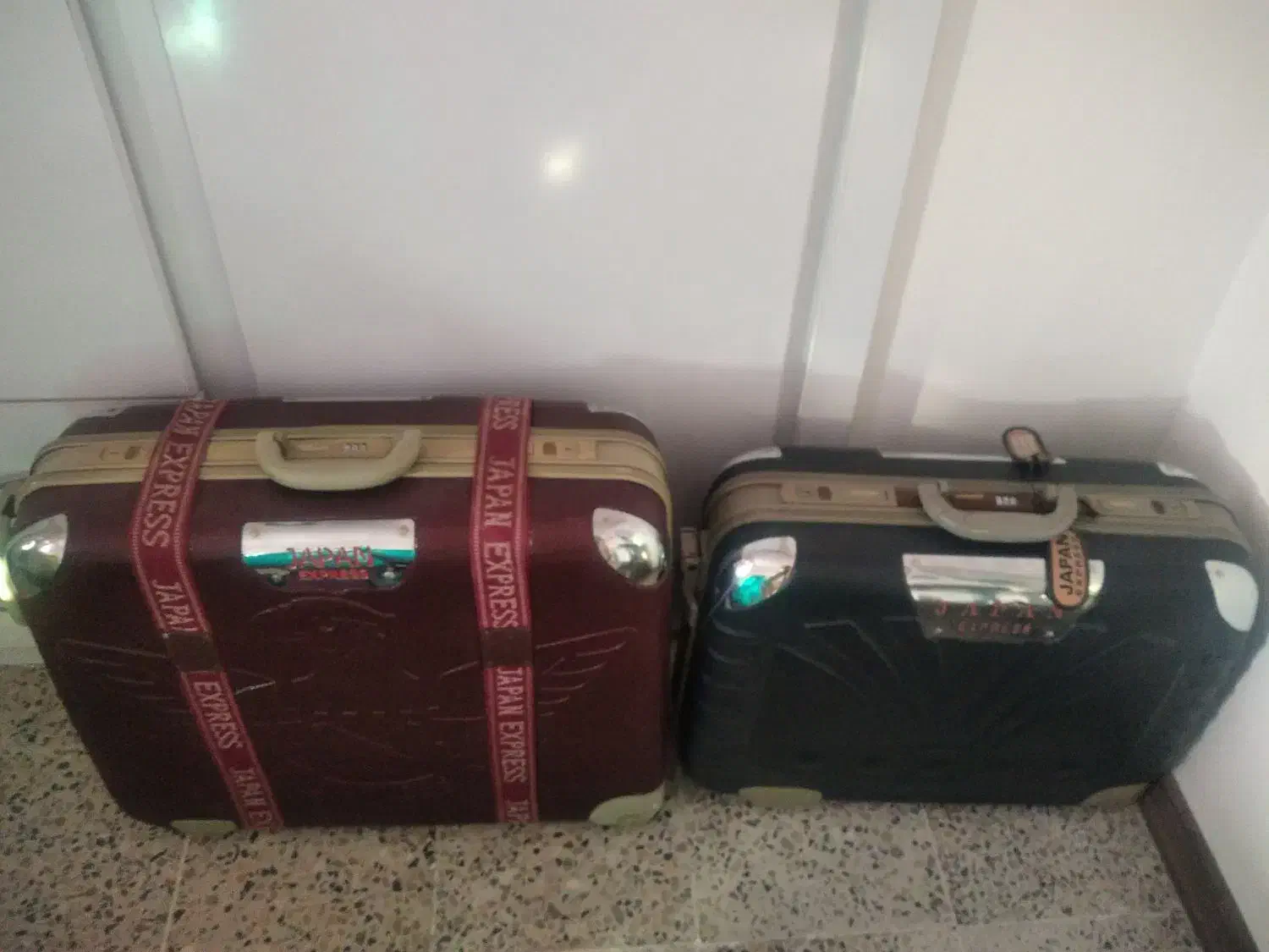 دو عدد چمدان نو|کیف، کفش، کمربند|دوگنبدان, |دیوار