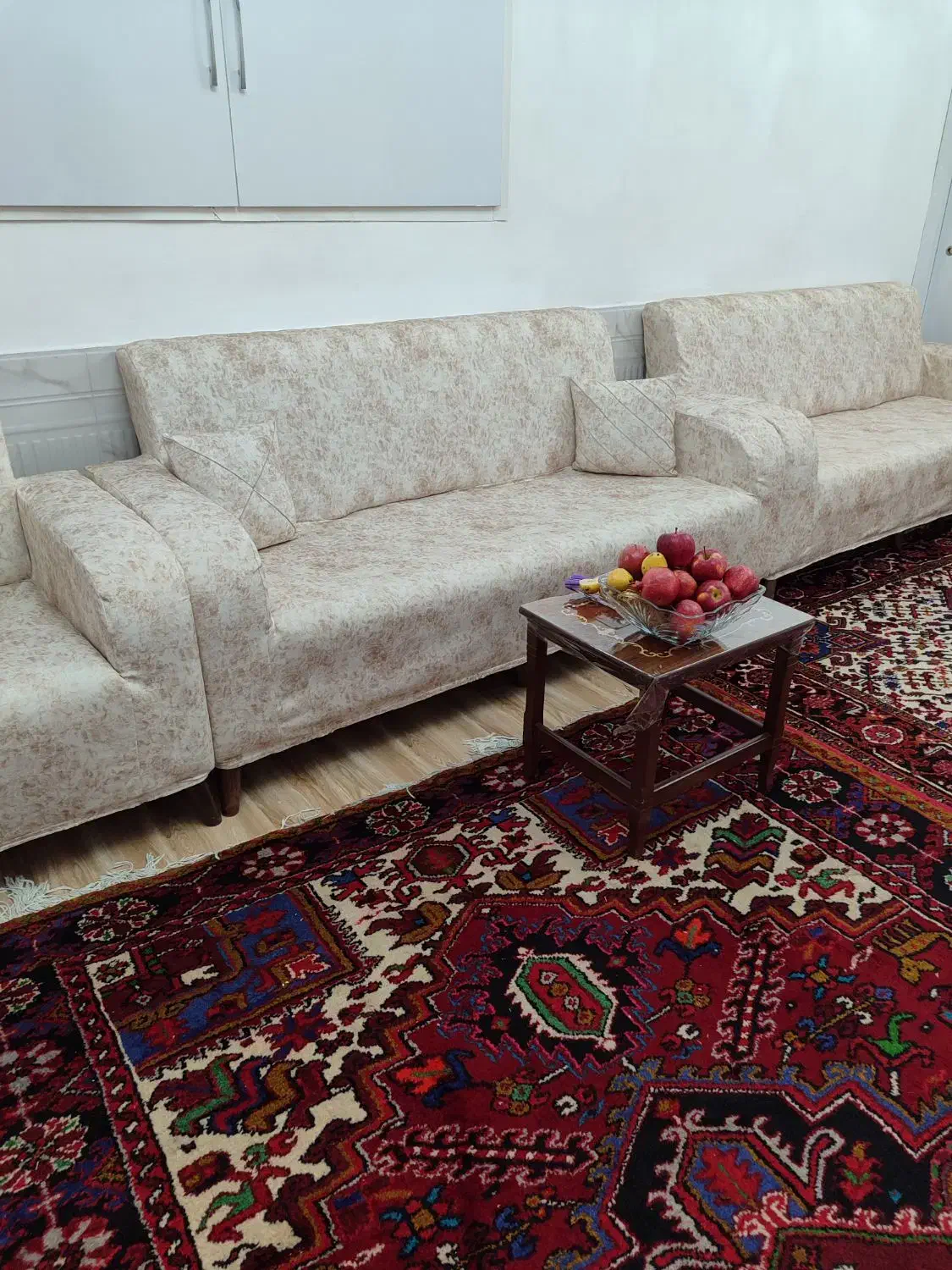 ناز کاور|مبلمان خانگی و میز عسلی|بناب, |دیوار