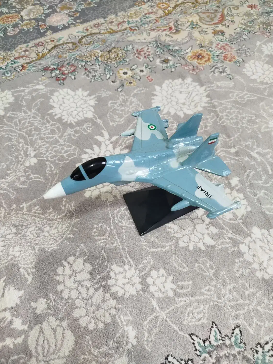 ماکت هواپیما وهلیکوپتر|مجسمه، تندیس، ماکت|چناران, |دیوار