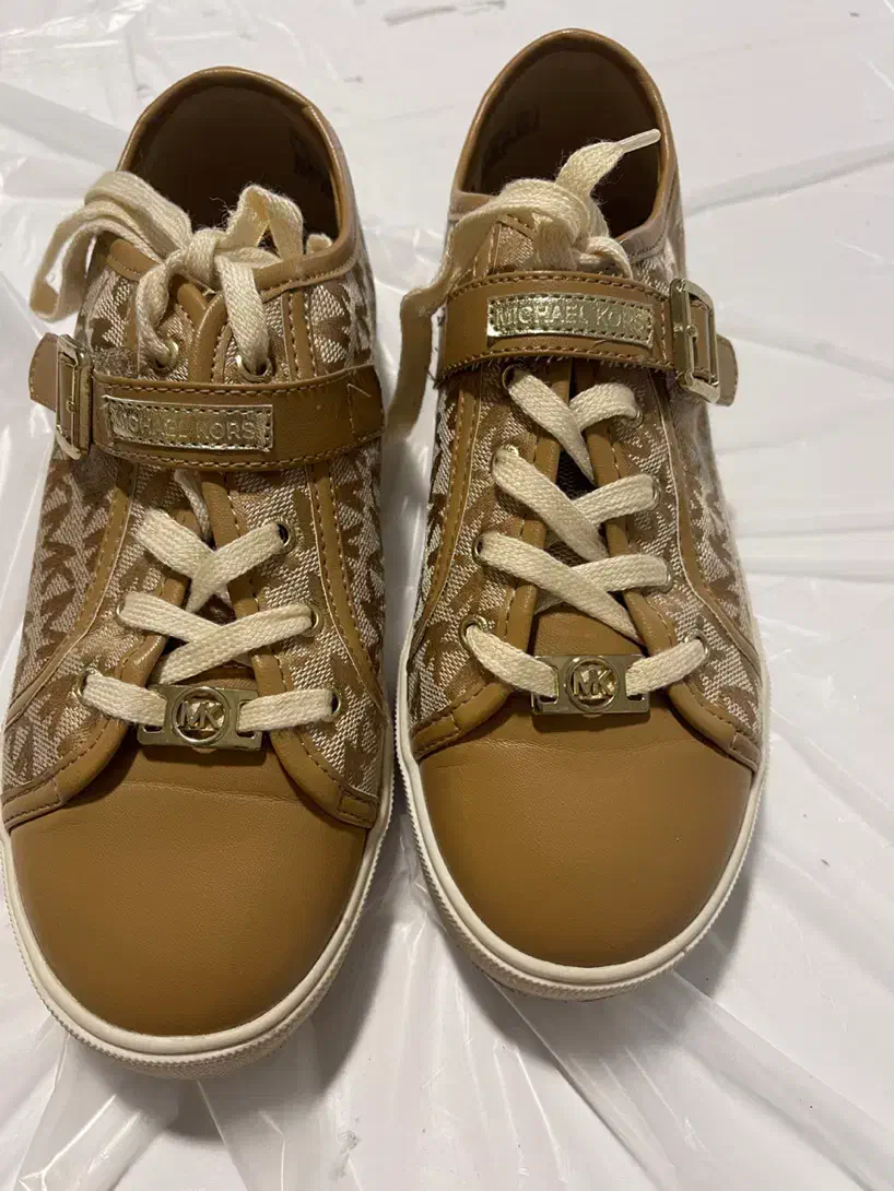 کفش اورجینال از آنلاین شاپ زیر قیمت خرید|کیف، کفش، کمربند|مشهد, ارشاد|دیوار