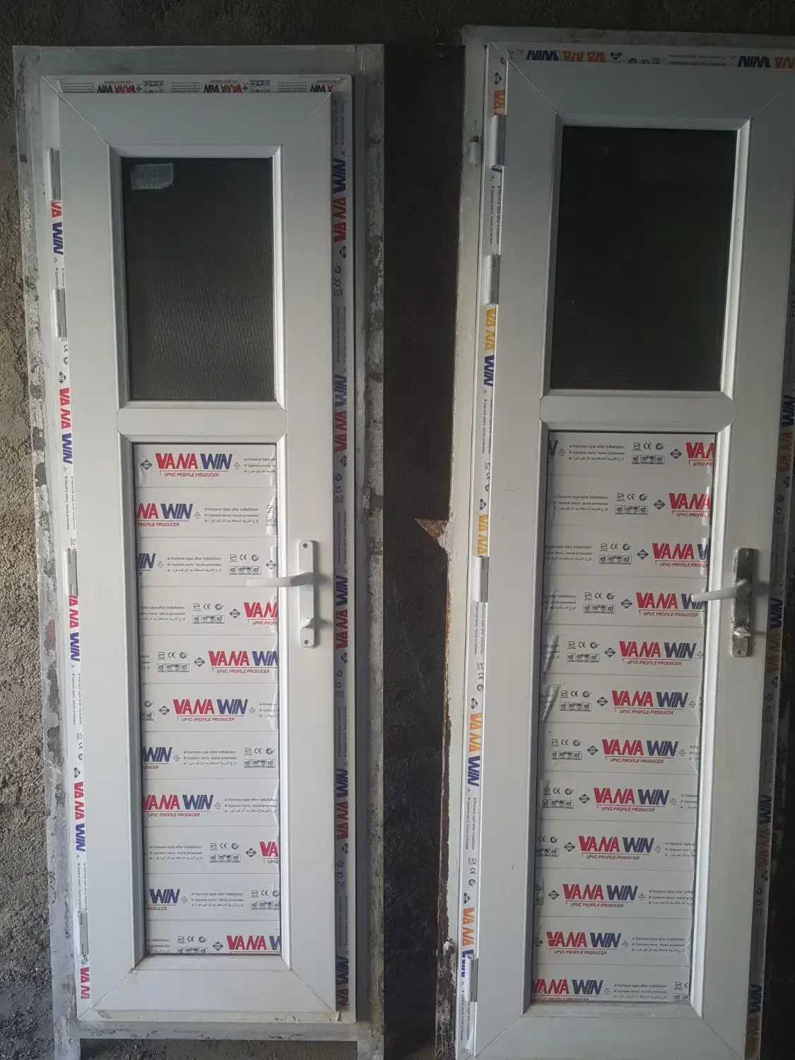 دو عدد درب پیویسی اصلی|مصالح و تجهیزات ساختمان|بیجار, |دیوار