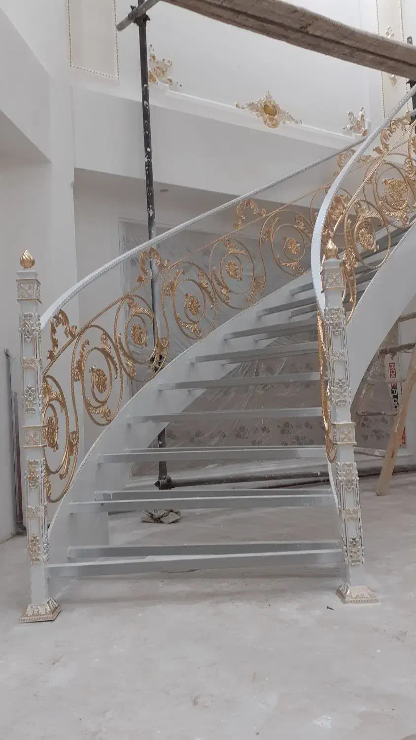 نقاشی چوب و ساختمان|خدمات پیشه و مهارت|میانه, |دیوار