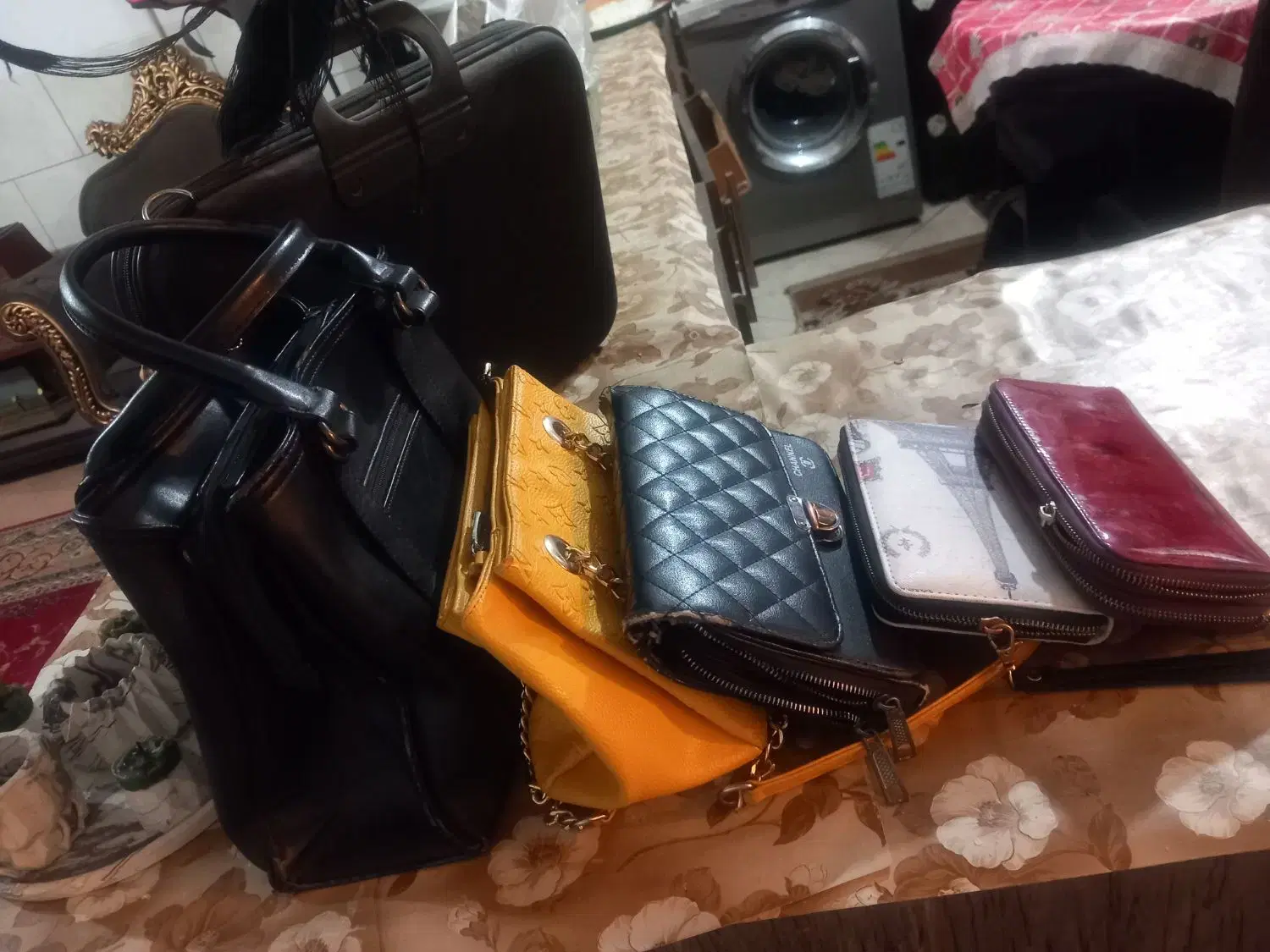 کیف|کیف، کفش، کمربند|کرمان, |دیوار