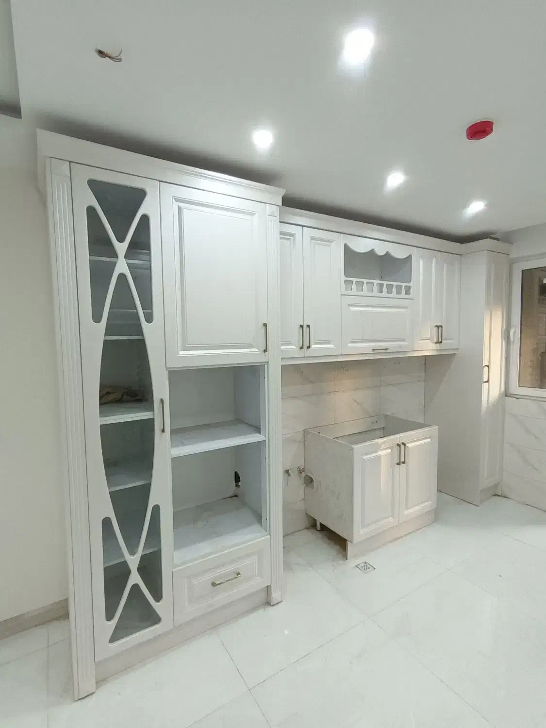 شاگرد وردست نصاب کابینت وکمد دیواری|استخدام معماری، عمران و ساختمانی|پاکدشت, پاکدشت (مامازند)|دیوار