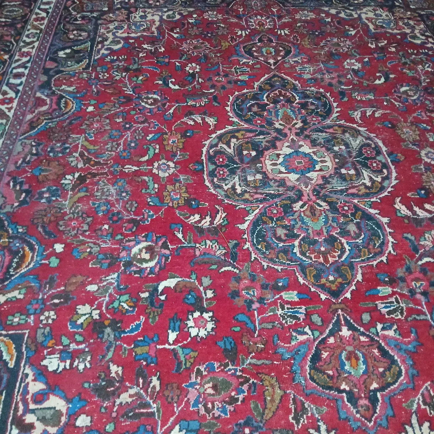 فرش پشمی دستباف قدیمی|فرش|قم, پامنار|دیوار