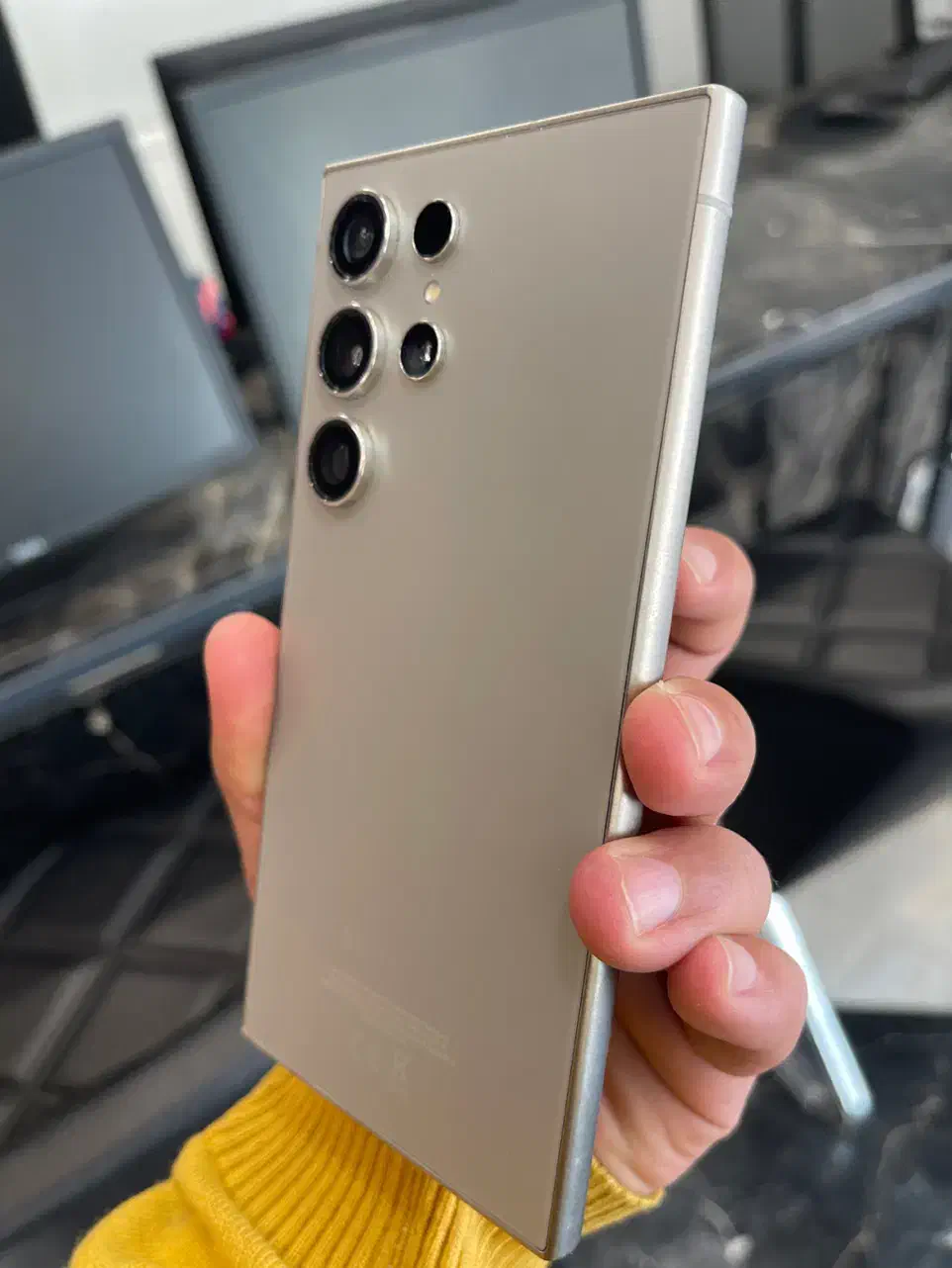 آلترا ۲۴ و ۵۱۲ گیگ|موبایل|اصفهان, ملکشهر|دیوار