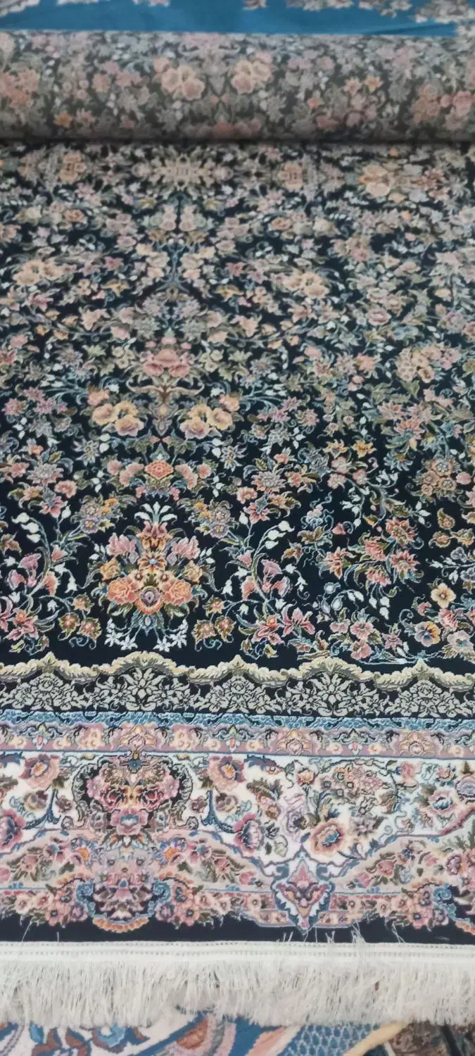 دوعددفرش ۶متری فروشی ۷۰۰شانه|فرش|آبیک, |دیوار