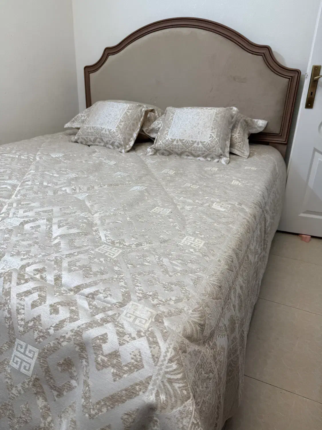 روتختی خارجی همراه با ۲عدد کوسن|سرویس روتختی|قزوین, |دیوار