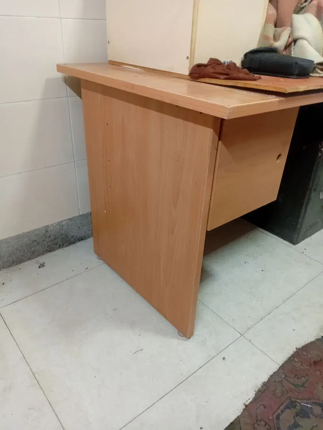 میز تحریر و کامپیوتر|میز تحریر و کامپیوتر|میاندوآب, |دیوار