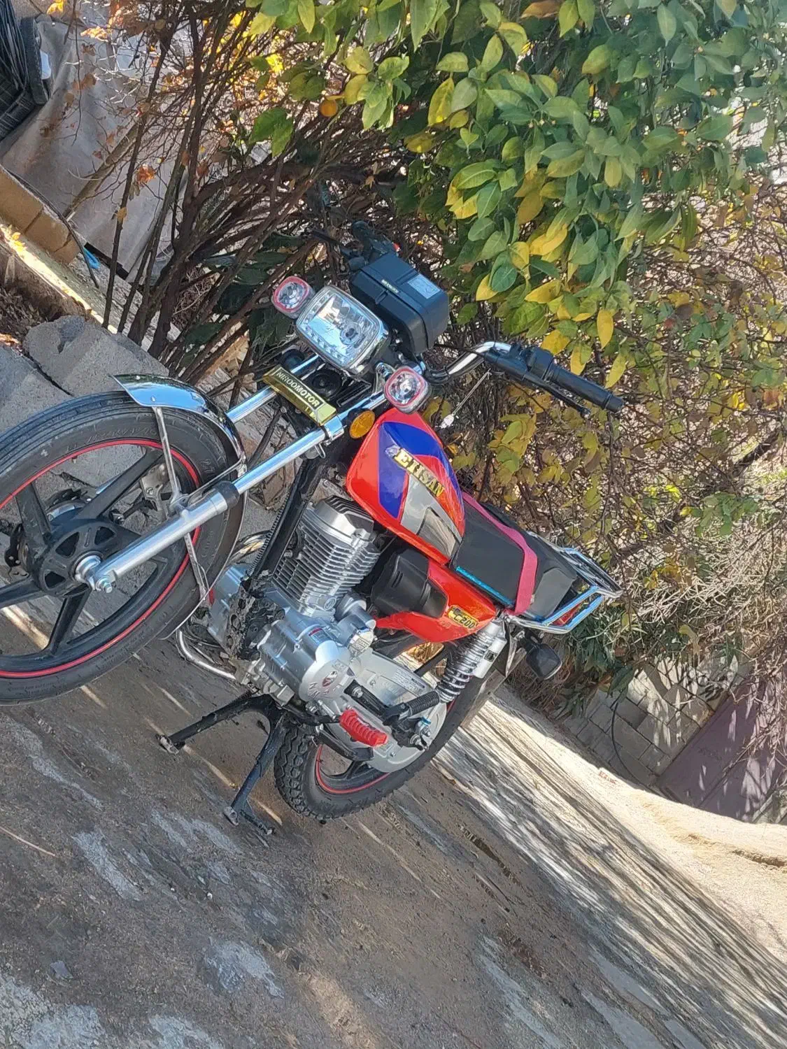 200احسان قرمزی|موتورسیکلت|شیراز, قدوسی غربی|دیوار