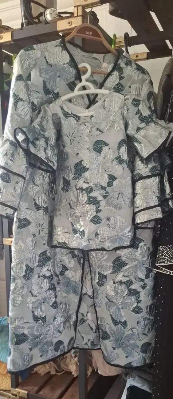 ست مادر ودختری ژاکاردبراق|لباس|قم, چهل درخت‎|دیوار