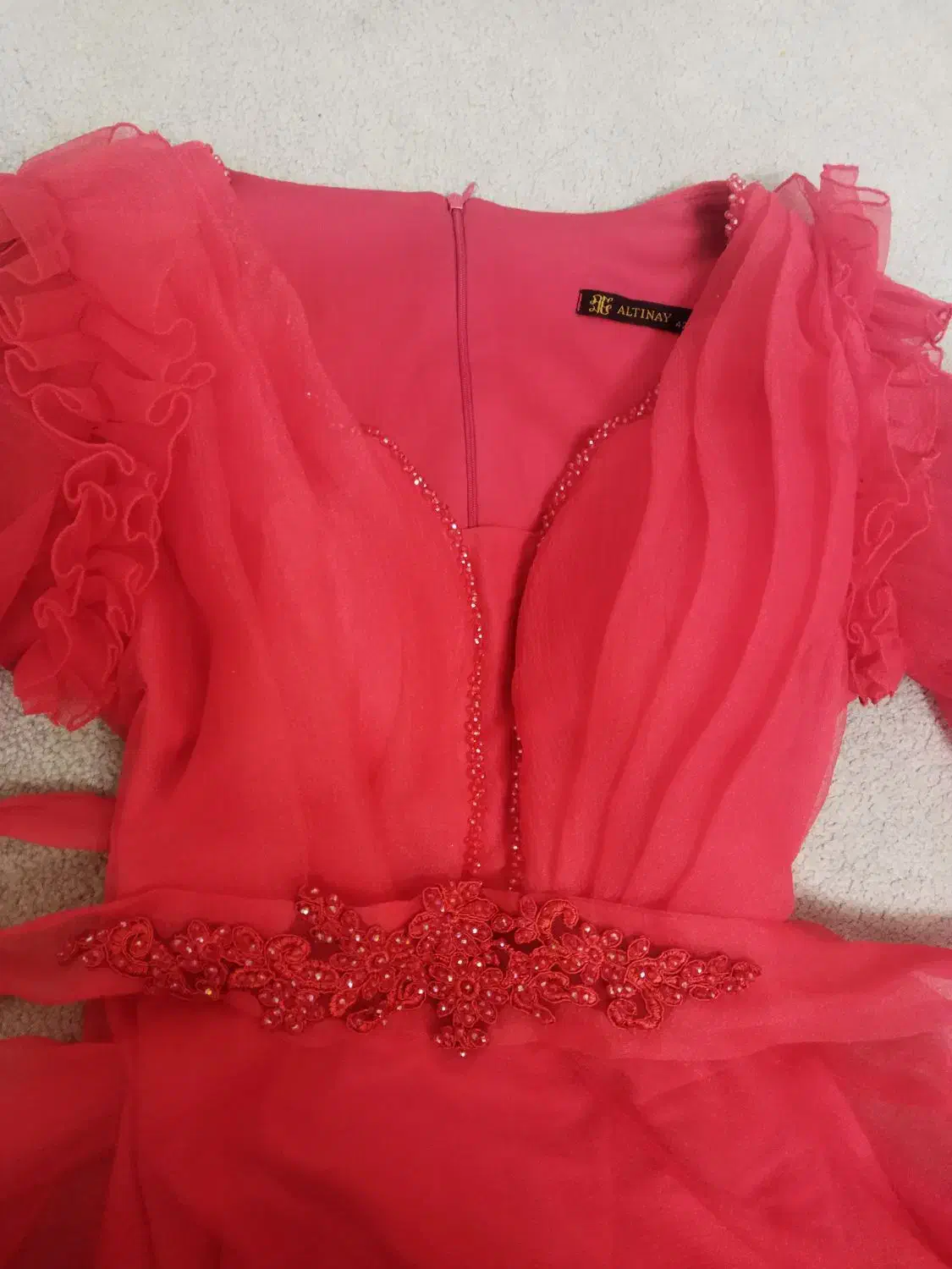 در حد نو|لباس|زارچ, |دیوار