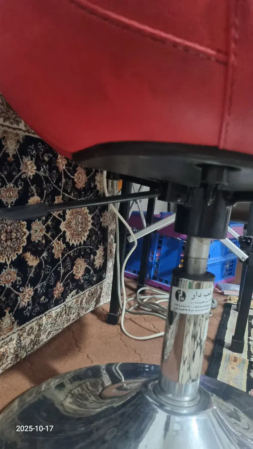 صندلی چرم چرخان|صندلی و نیمکت|ورامین, ورامین|دیوار