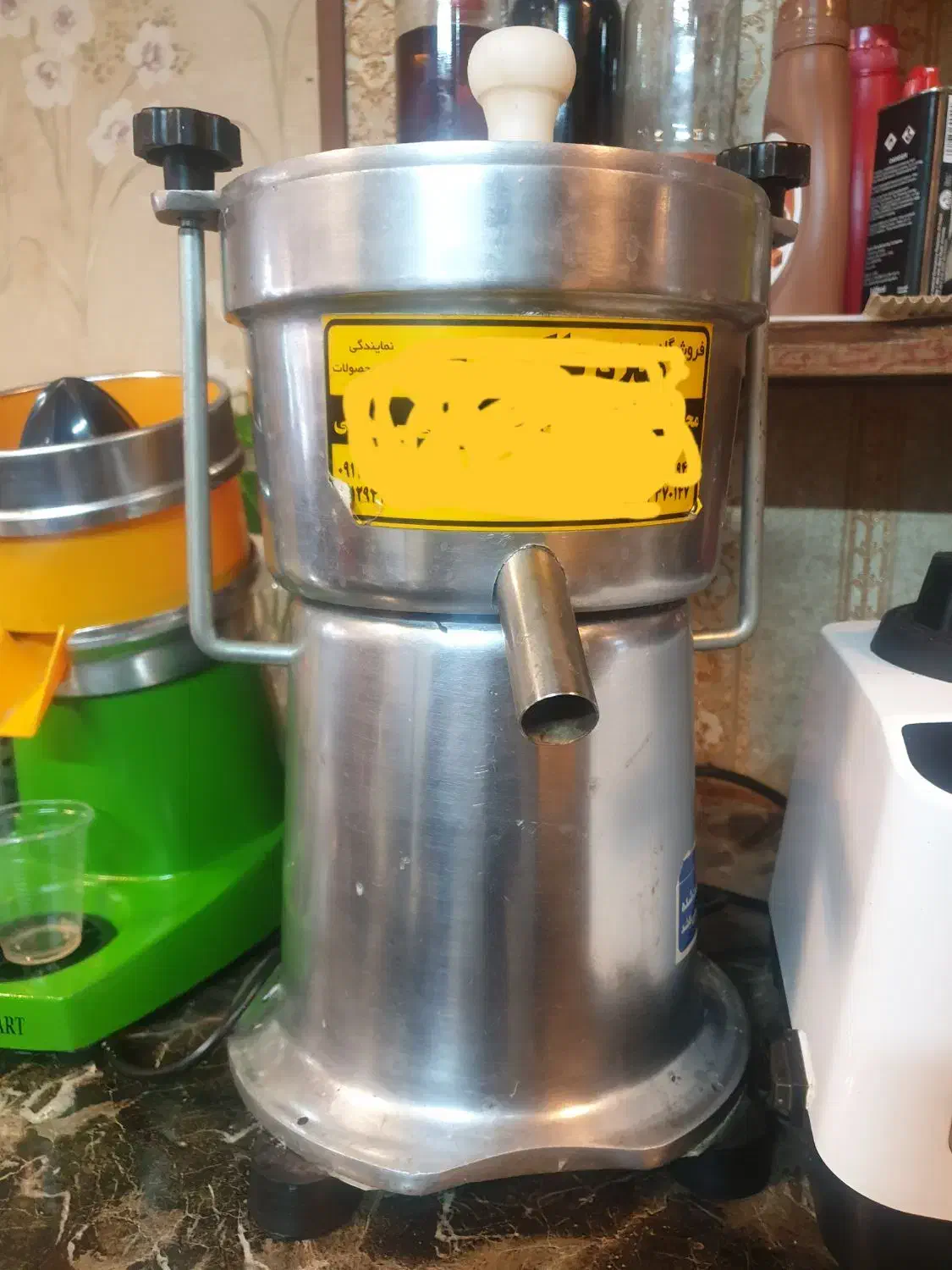 آب هویج گیری صنعتی|آبمیوه‌گیر و آب‌مرکبات‌گیر|ساری, |دیوار