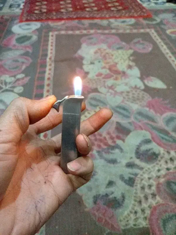 فندک ۴۵ساله|کلکسیون اشیاء عتیقه|ابریشم, |دیوار