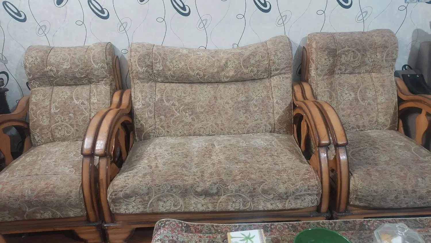 مبل باغی|مبلمان خانگی و میز عسلی|شاهین‌شهر, حافظ جنوبی|دیوار