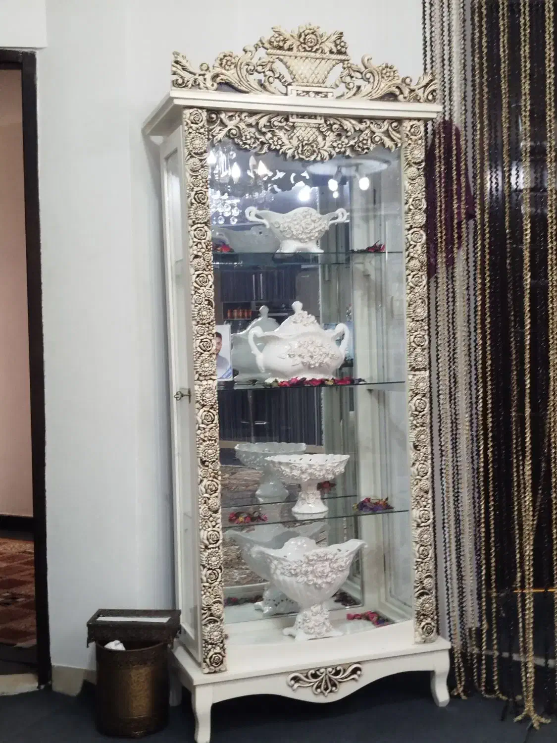ویترین شیشه ای ۳ طبقه|بوفه، ویترین، کنسول|رشت, جانبازان|دیوار