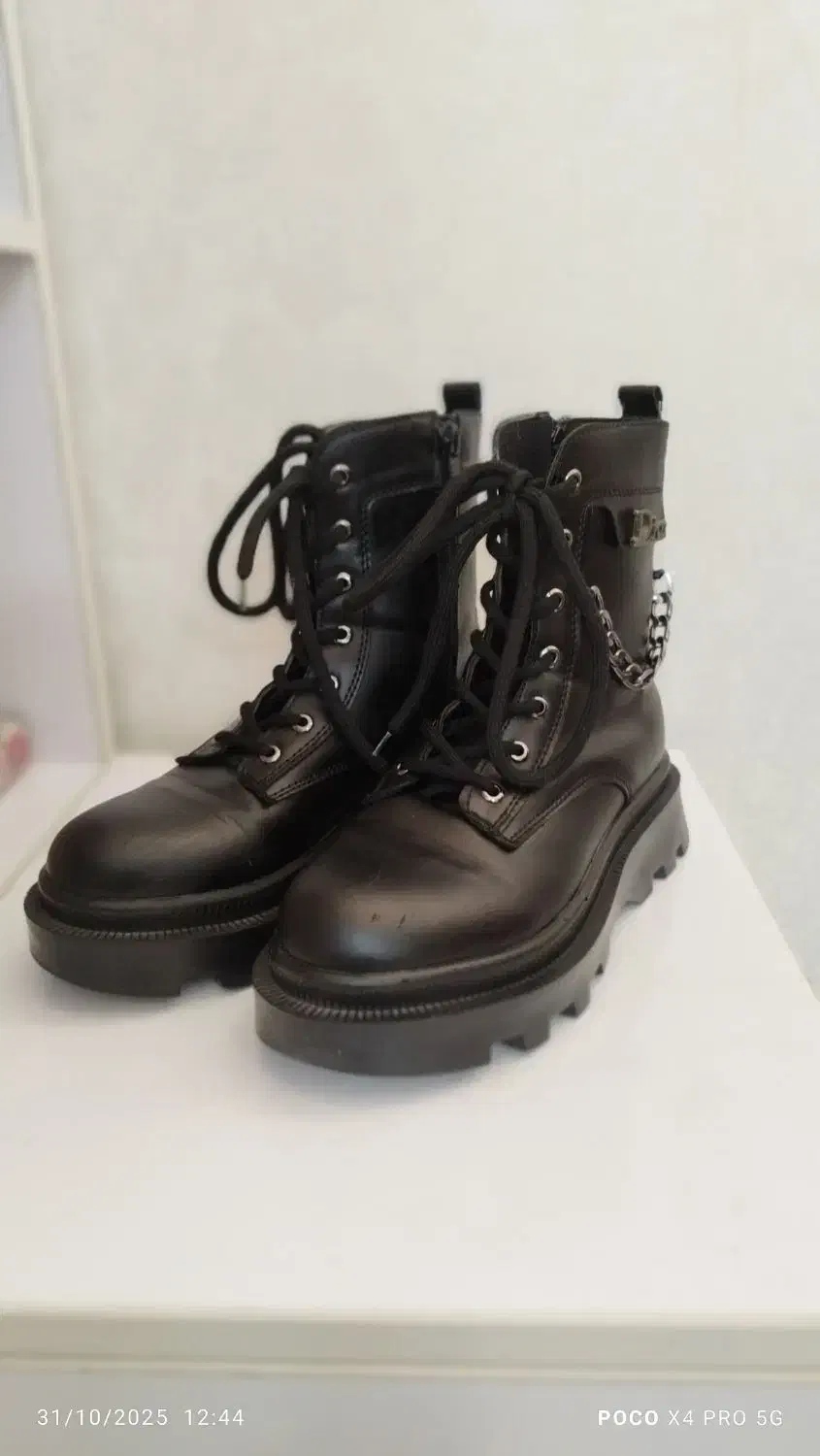 دو جفت کفش ،بوت و صندل|کیف، کفش، کمربند|قم, پردیسان|دیوار