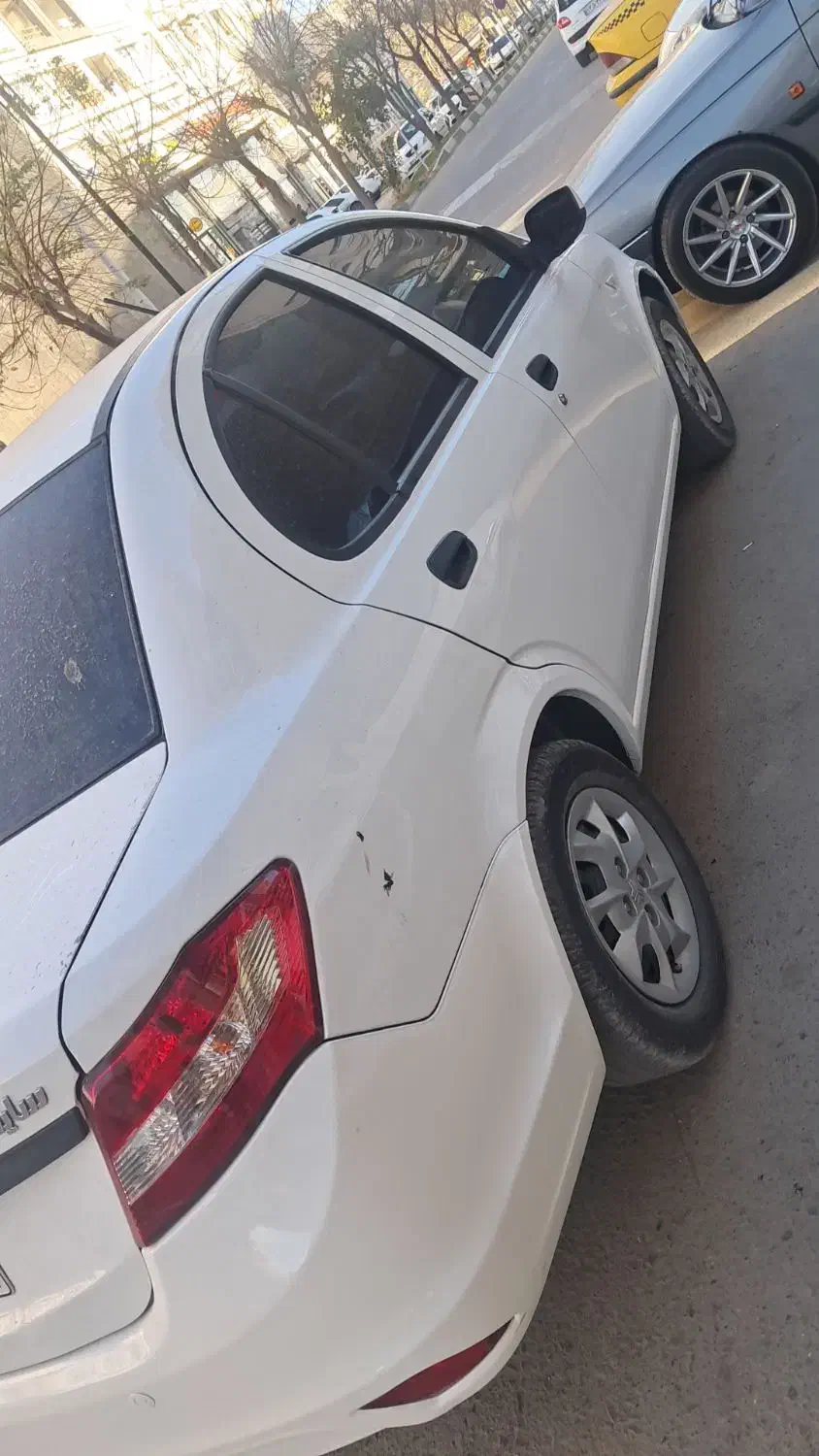 ساینا مدل ۹۸|خودرو سواری و وانت|باقرشهر, |دیوار