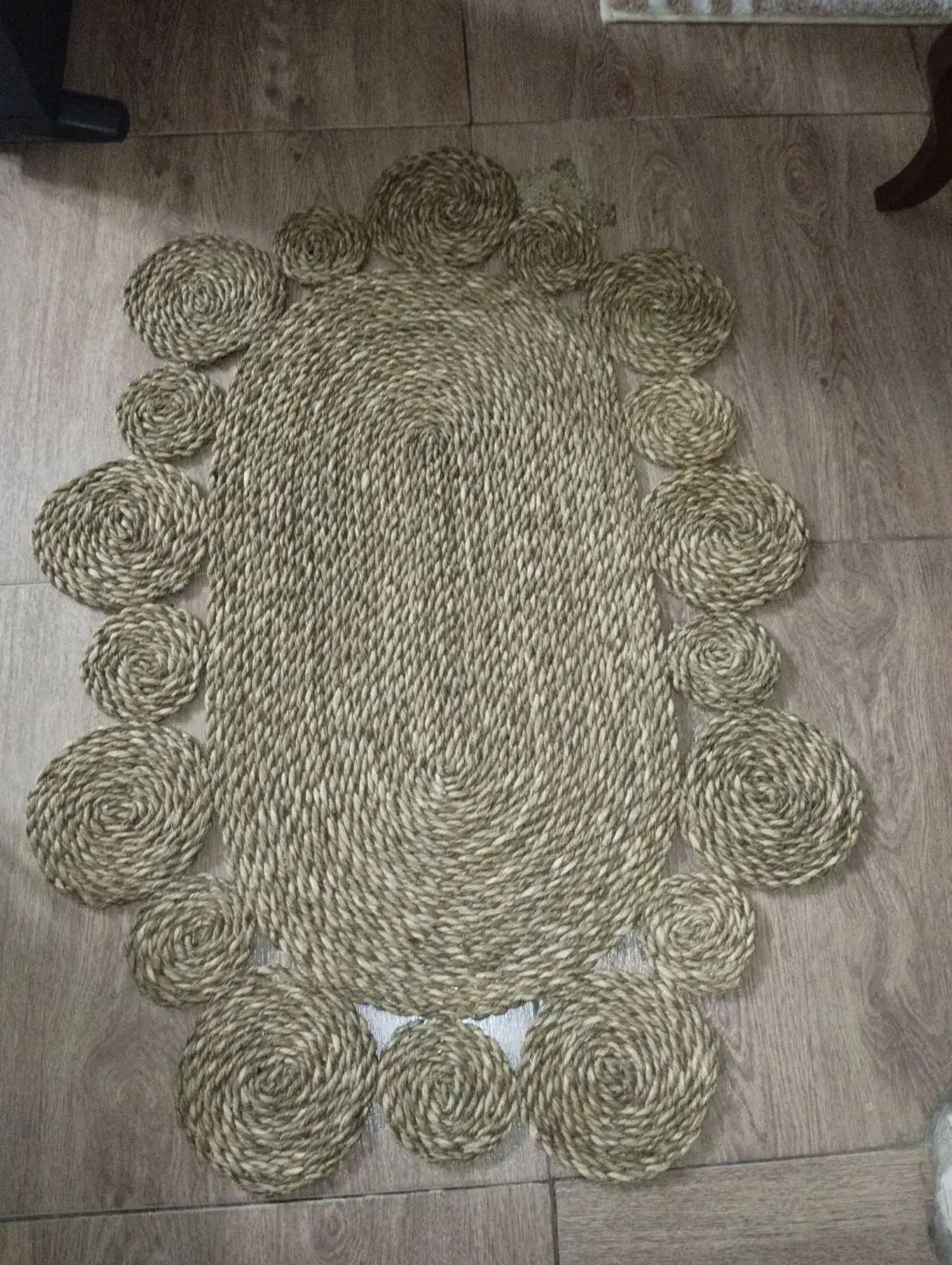 فرشینه حصیری|پادری|ری, سیزده آبان|دیوار