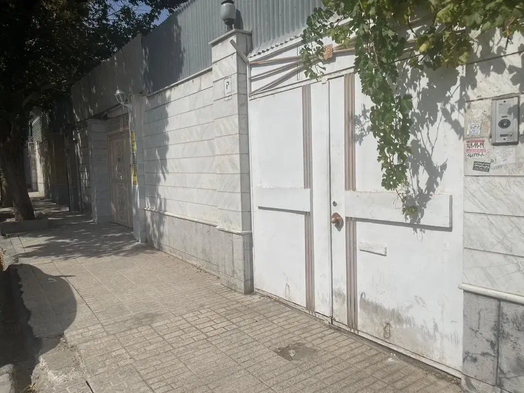 خانه ویلایی ۲۱۱ متری با بنای شیک قابل سکونت و ساخت|فروش خانه و ویلا|مشهد, هنرور|دیوار