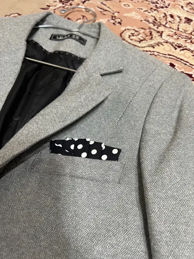 کت خارجی|لباس|میانه, |دیوار