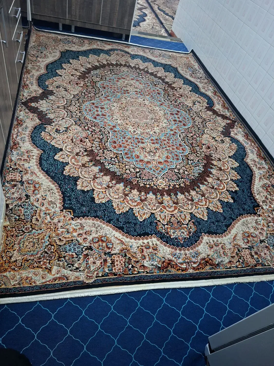 فرش|فرش|قم, ولیعصر|دیوار