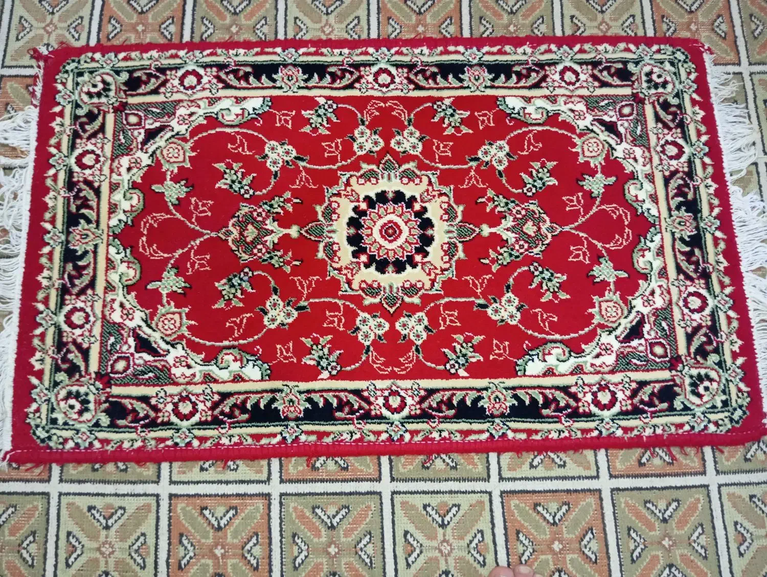 فرش پادری|پادری|اهواز, سلطانمنش|دیوار