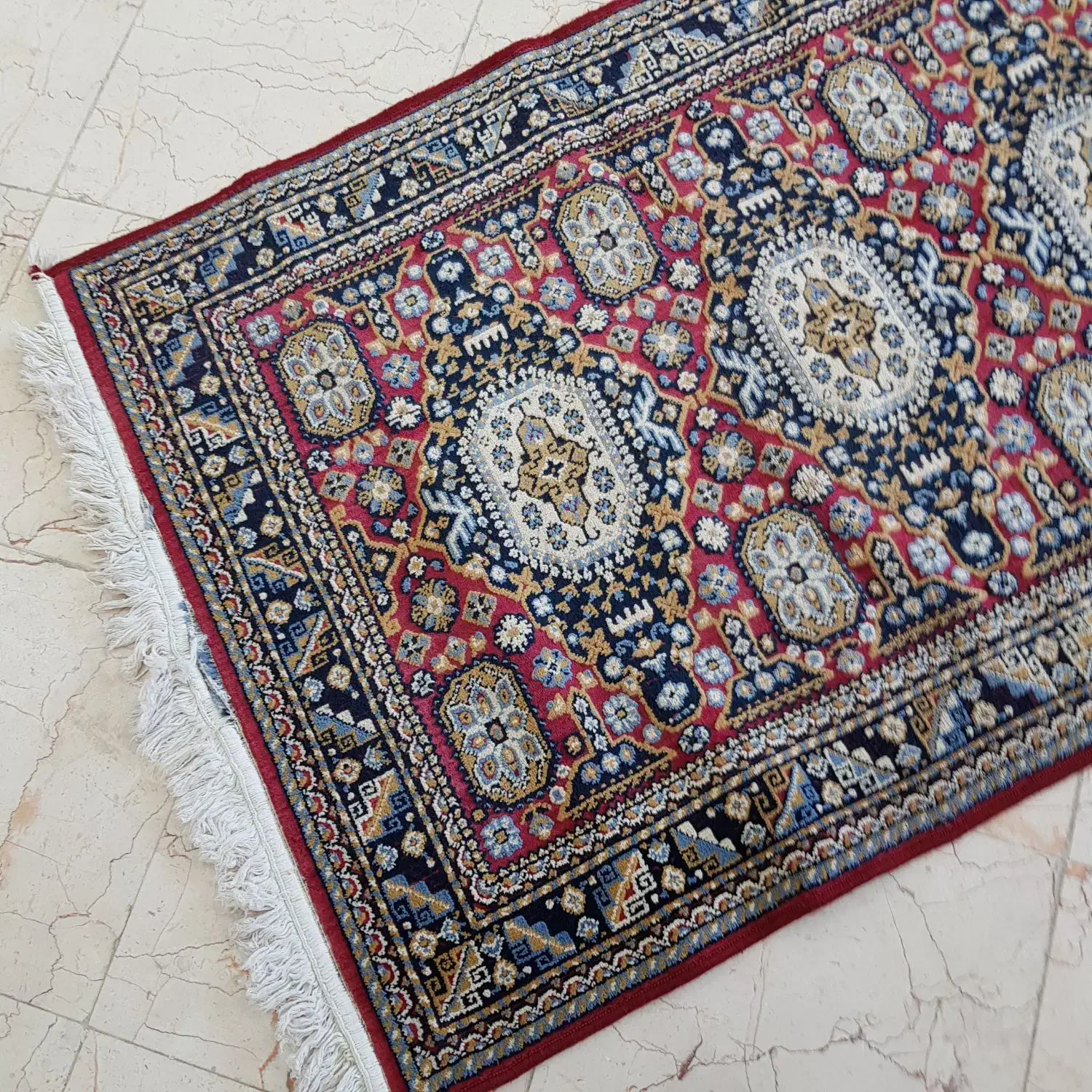 فرش کناره ۱۴۳ در ۹۷|فرش|ری, سرتخت|دیوار