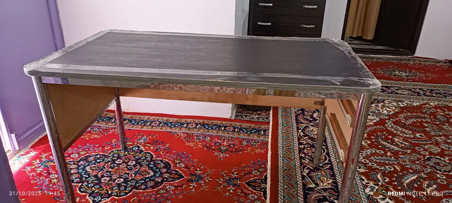 میز کار|میز تحریر و کامپیوتر|شیروان (خراسان), |دیوار