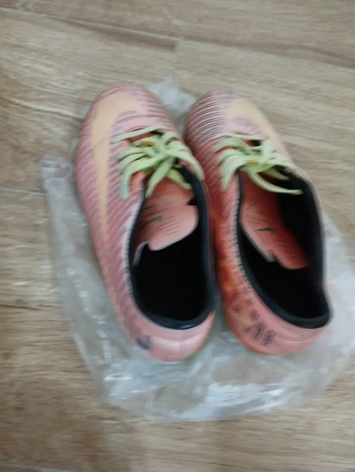 کفش ورزشی سالن|تجهیزات ورزشی|چابکسر, |دیوار