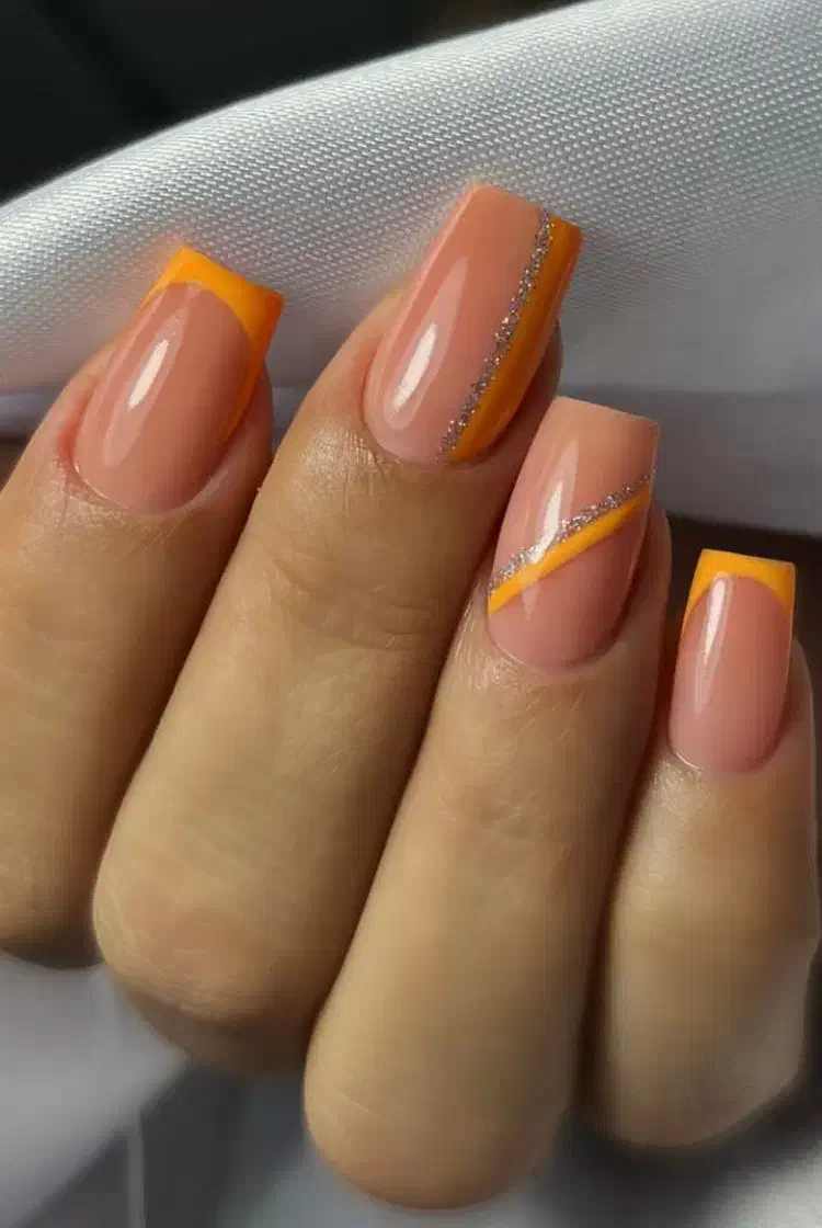 کاشت ناخن با قیمت ۲۵۵ تومن|خدمات آرایشگری و زیبایی|ملایر, |دیوار